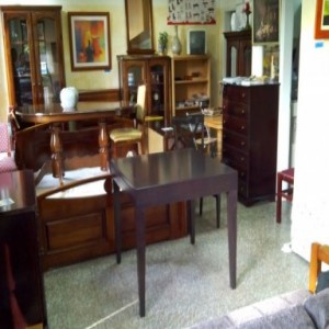 Trpezarijski sto Modena