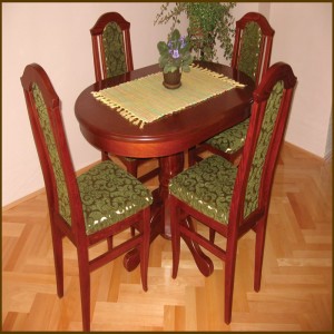 Trpezarijska garnitura